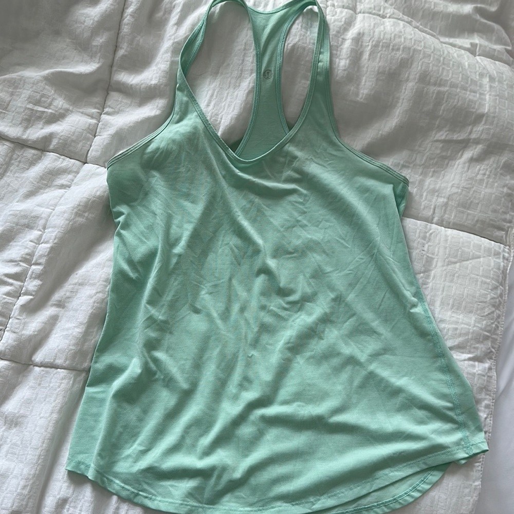 Lulu athletic top!